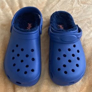 Kids Jellypop crocs -Blue lined with fur. Size 2